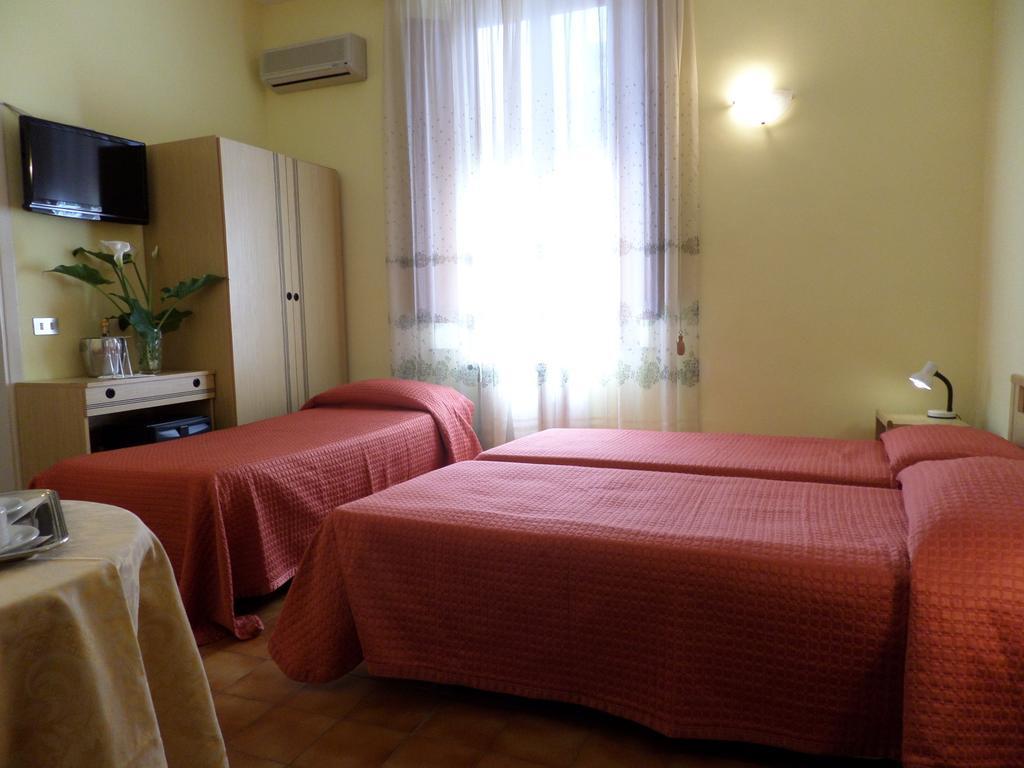 Hotel Delizia Genovese Montecatini Terme Exteriör bild