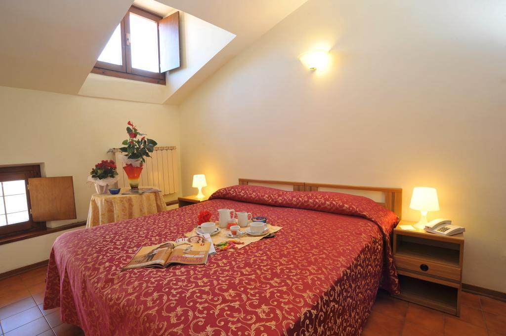 Hotel Delizia Genovese Montecatini Terme Rum bild