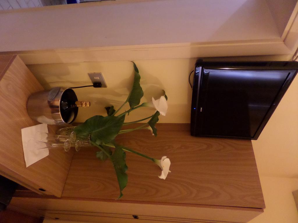 Hotel Delizia Genovese Montecatini Terme Rum bild