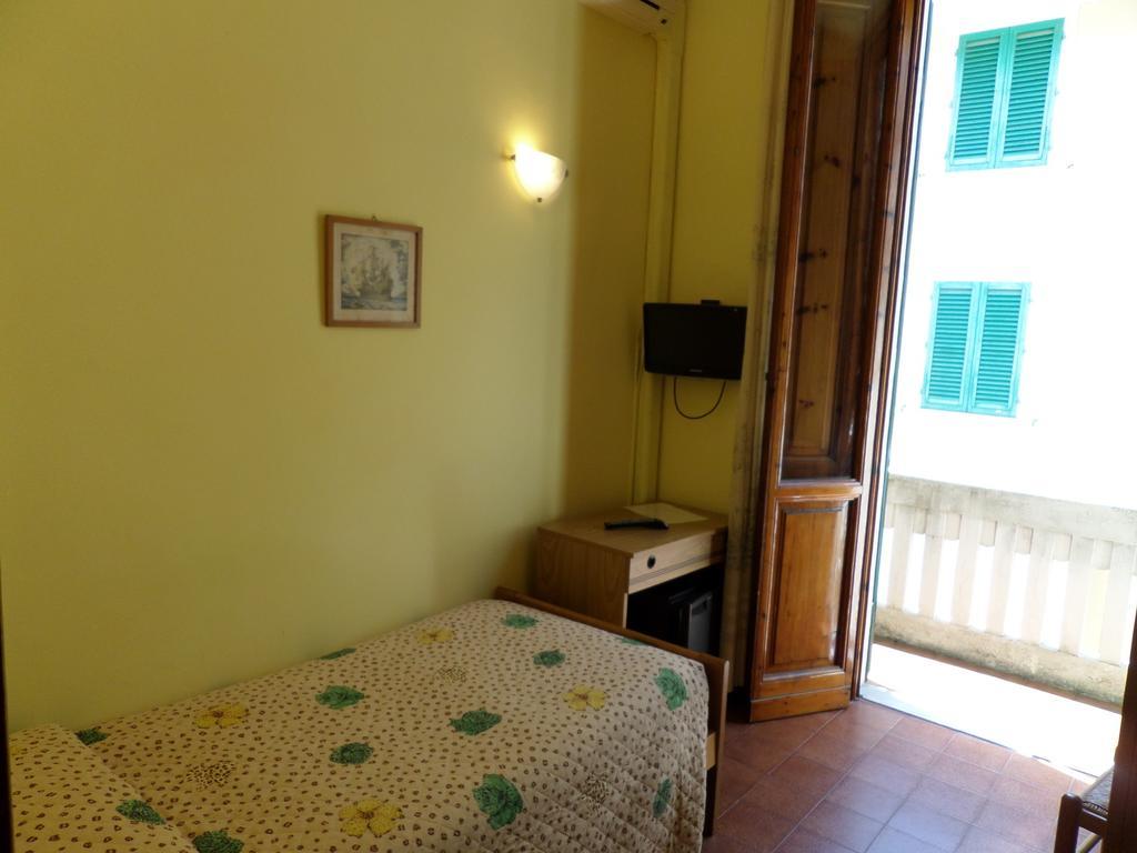 Hotel Delizia Genovese Montecatini Terme Rum bild